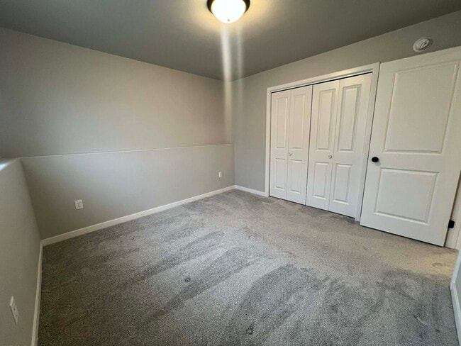 Building Photo - 1311 Marlys Dr W