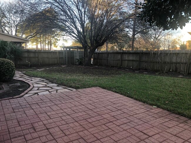 Building Photo - 819 Fern Springs Ct