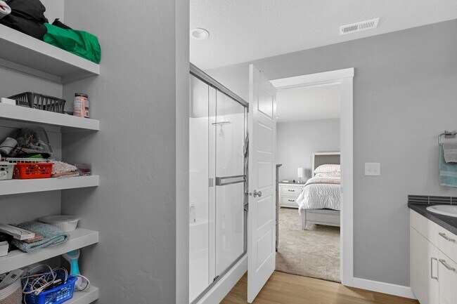 Building Photo - Lovely Meridian Home