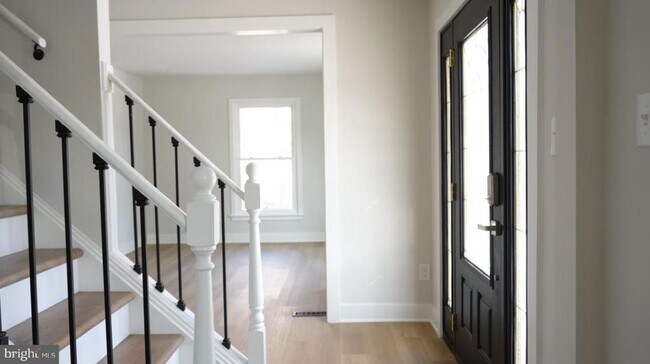 Building Photo - 5114 Montgomery Rd