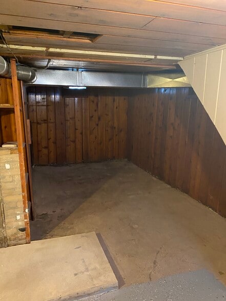 Basement - 237 Lake St