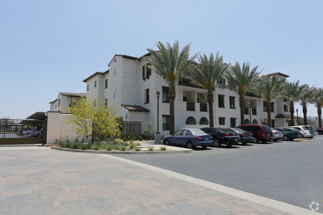 Building Photo - Lillian Court - WAITLIST CLOSED