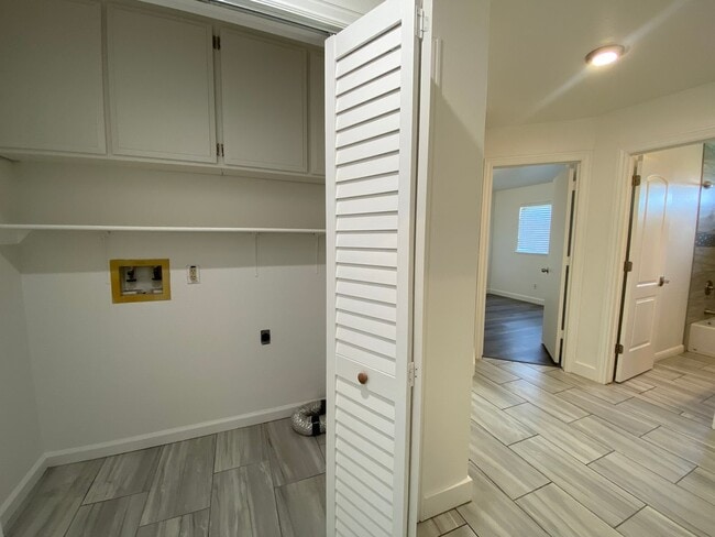 Building Photo - Gorgeous Corner Lot with Large Backyard