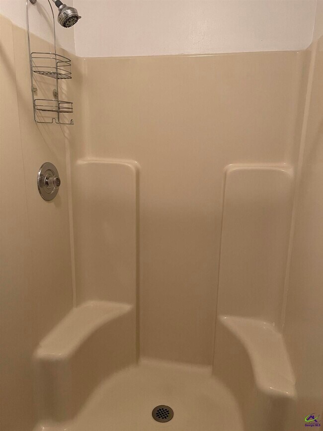 Building Photo - 104 Williamsburg Ave