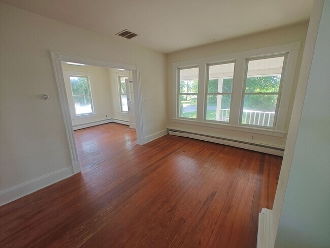 Building Photo - Three bedroom home in Midlothian