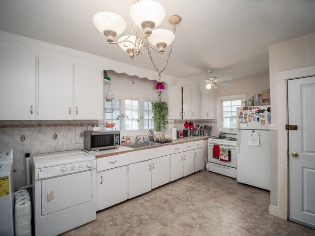 Building Photo - 60 Powder House Blvd