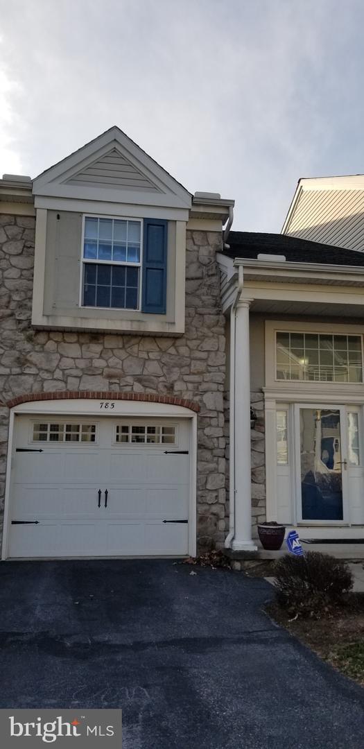 Building Photo - 785 Oak Leaf Ln