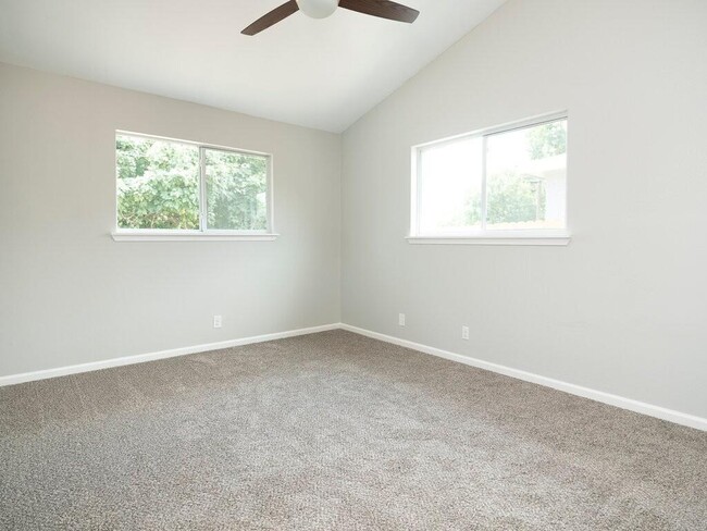 Building Photo - 2526 Glen Springs Way