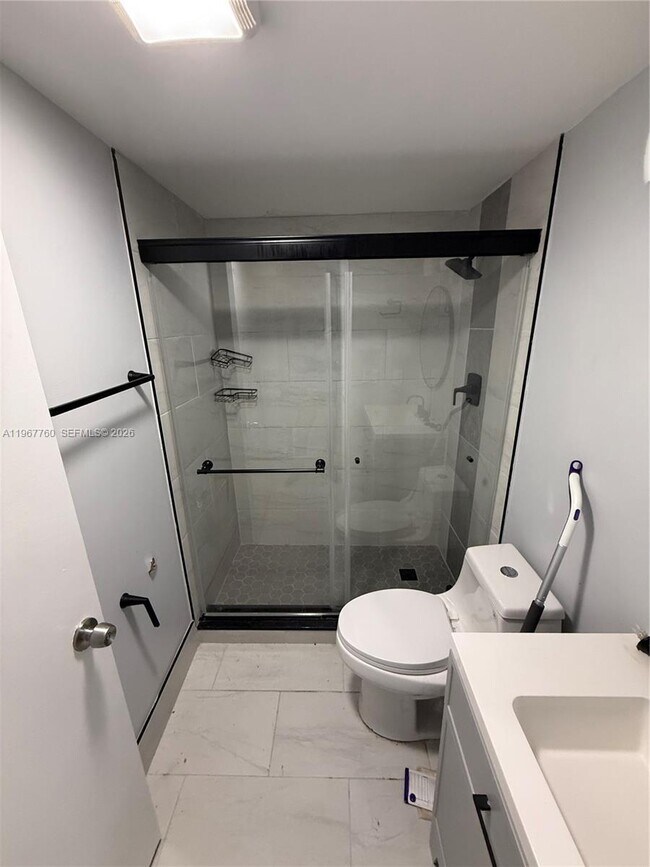 Building Photo - 4067 Ainslie Dr