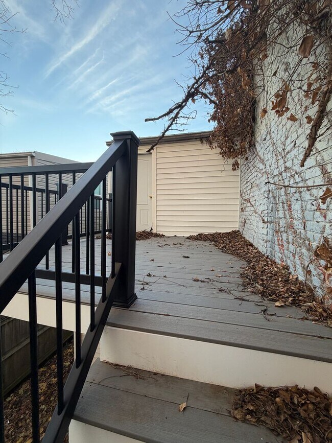 Building Photo - 49 S Bedford St