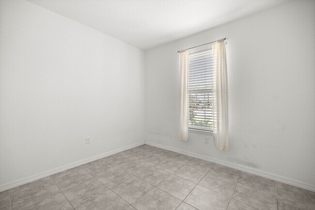 Building Photo - ???? Available 4 Bedroom Now in Calesa Township – No Rear Neighbors!