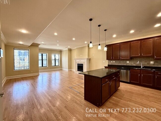 Building Photo - 5528 S Indiana Ave