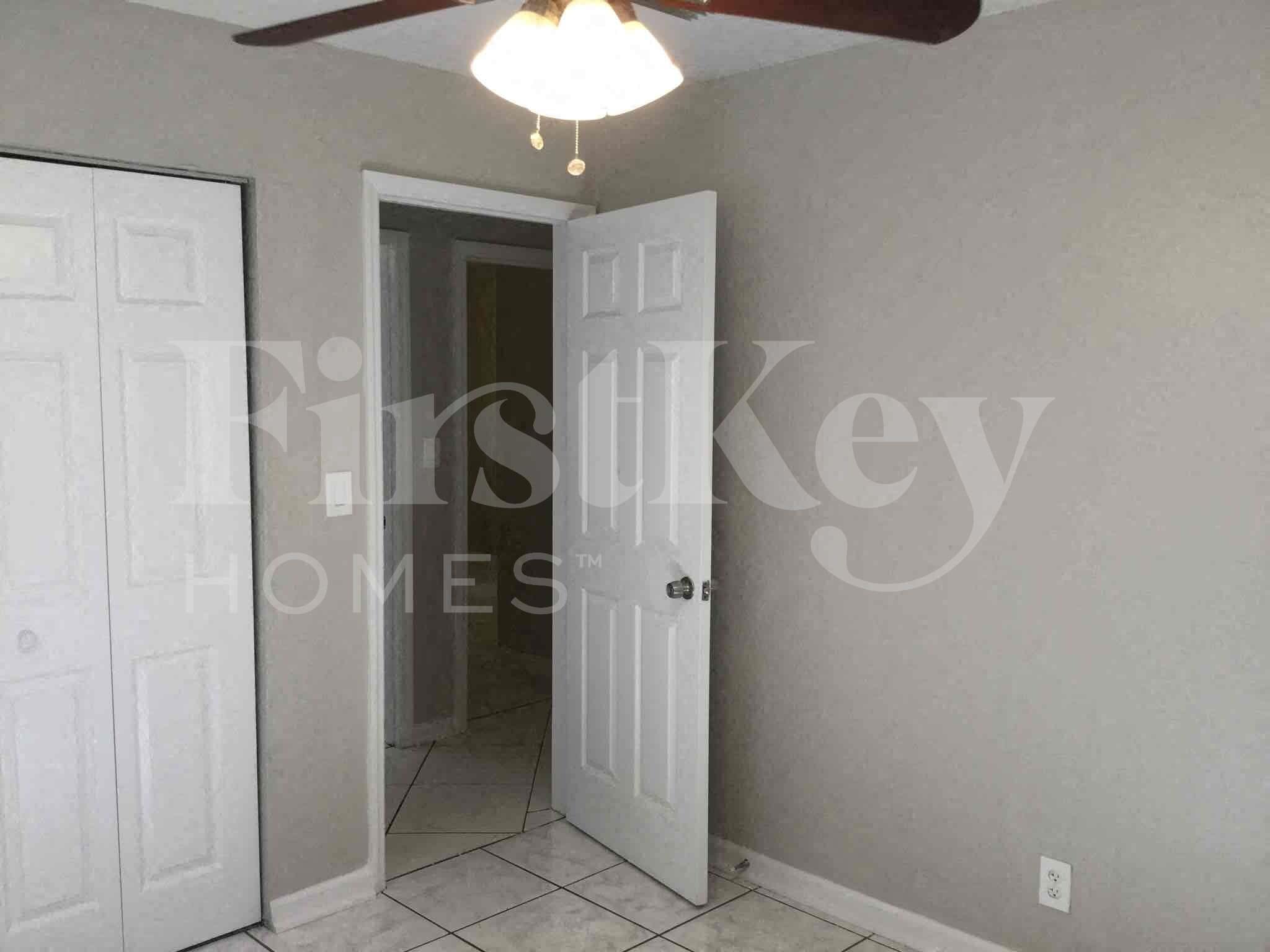 Building Photo - 3549 SW 16th St