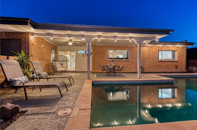 Primary Photo - Fully furnished Tempe home with gorgeous b...