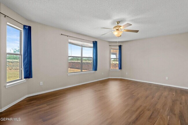 Building Photo - 10822 Elise St