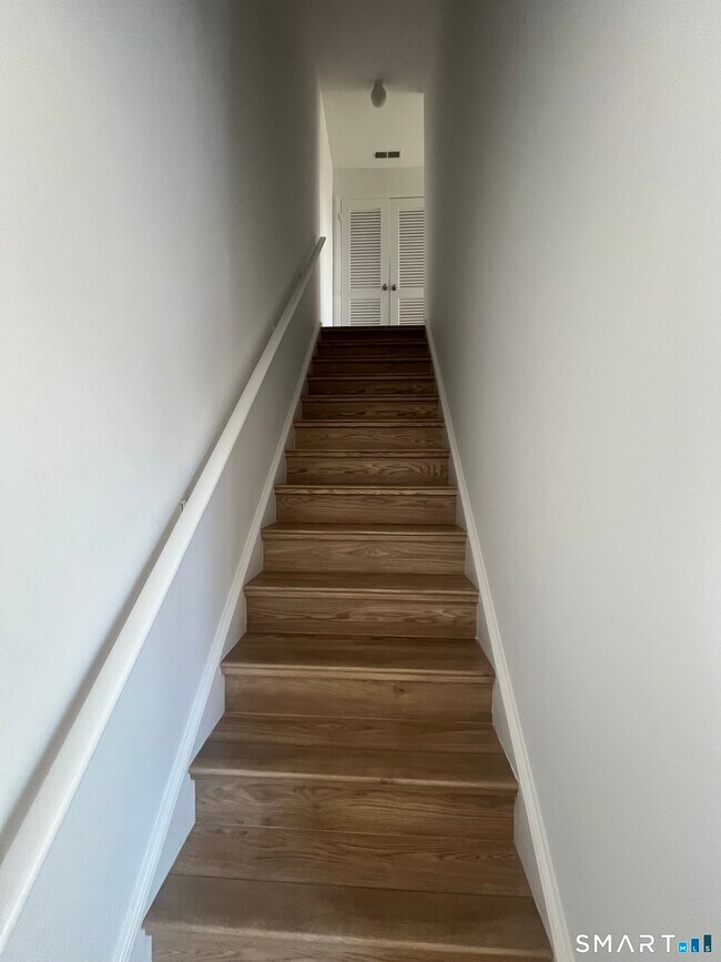 Building Photo - 31 Stuart Ave