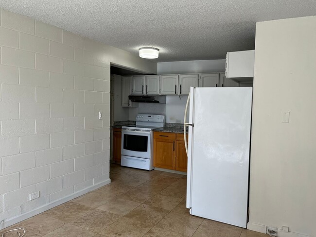 Building Photo - Ward Villa - Secured building 2 bedrooms, ...
