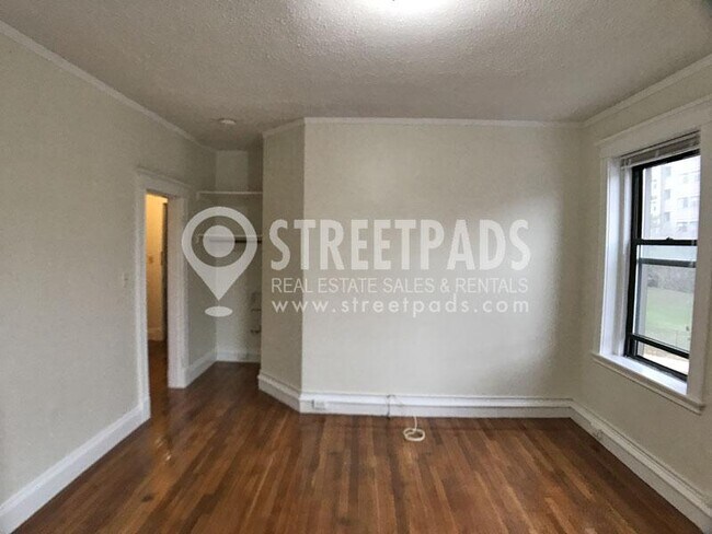 Building Photo - bedroom in Malden MA 02148