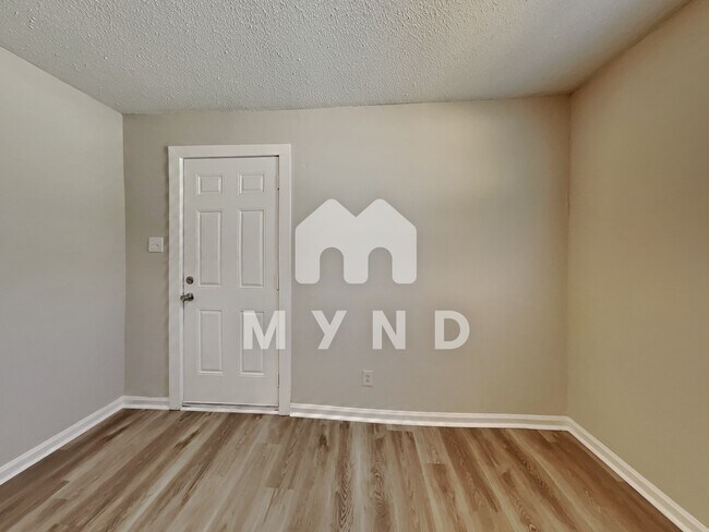 Building Photo - 1600 Poole Rd Unit A