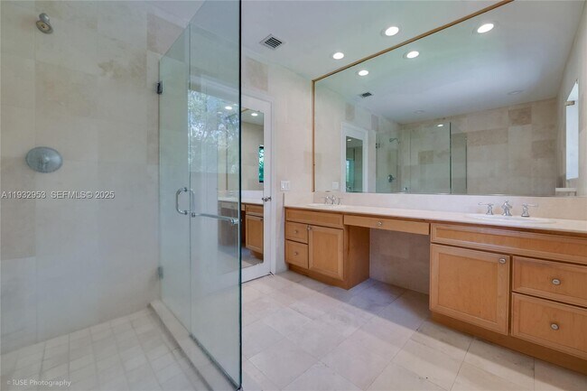 Building Photo - 10700 Old Cutler Rd