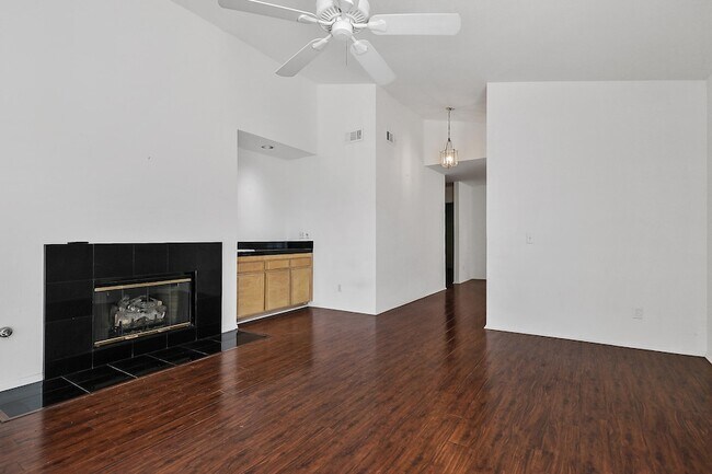 Building Photo - 77717 Cll Las Brisas S