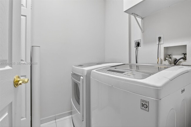 Building Photo - 18671 Collins Ave