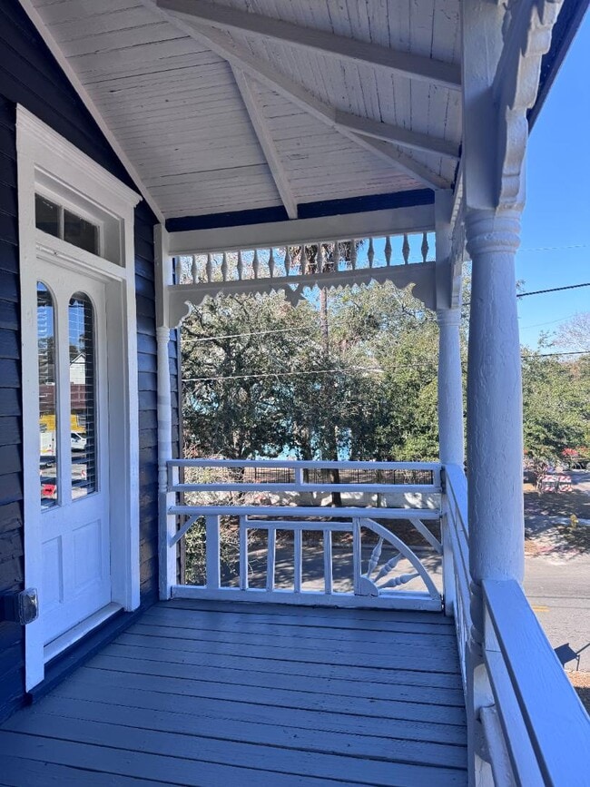 Building Photo - 300 E 3rd St