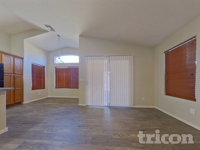 Building Photo - 25862 W Whyman St