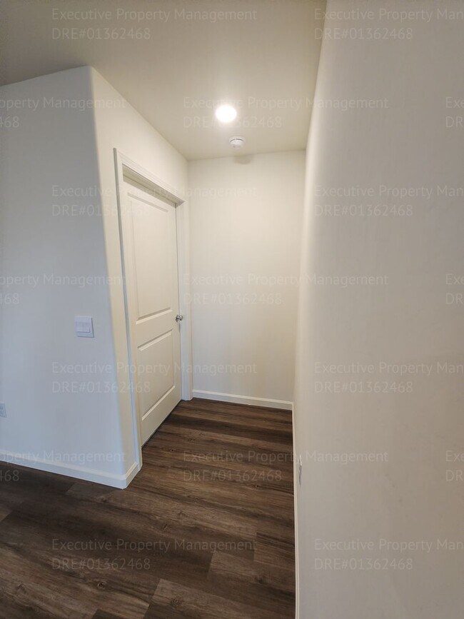 Building Photo - 8921 Kemi St