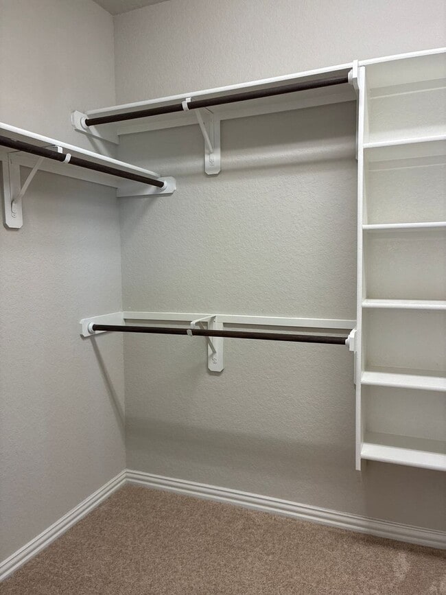 Building Photo - 4BR/3BA House • In-Unit W/D • Attached Garage  • Backyard in San Antonio