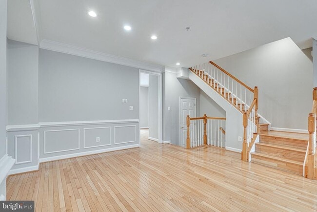 Building Photo - 8872 Ashgrove House Ln