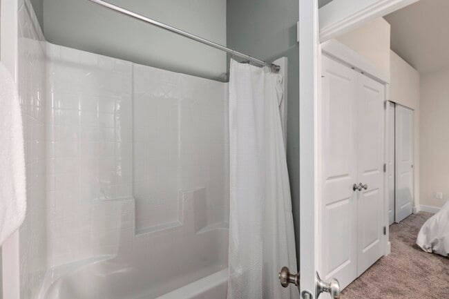 Building Photo - 10955 SE 165th St