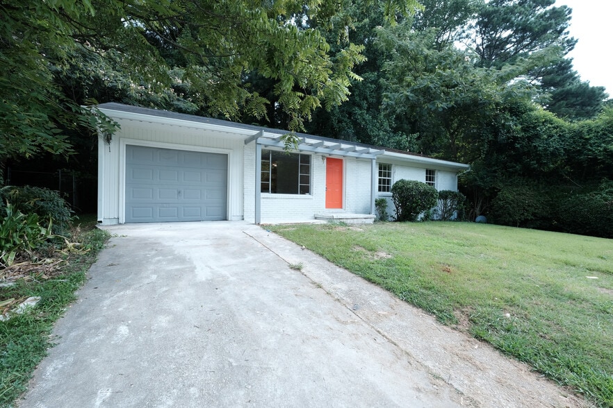 Building Photo - 85 Delmoor Dr NW