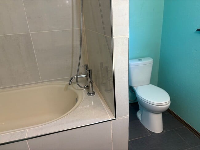 Building Photo - Three bedroom home in Del City