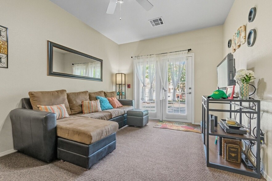 Interior Photo - River Valley Flats