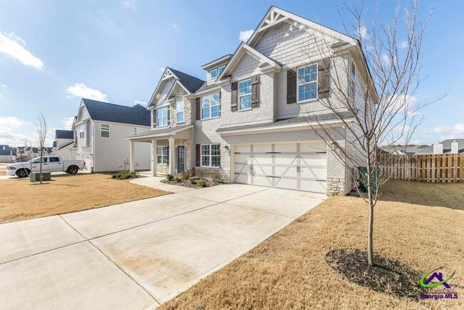 Building Photo - 233 Shoshone Cir