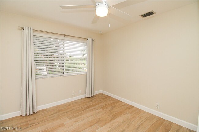 Building Photo - 7794 Esmeralda Way
