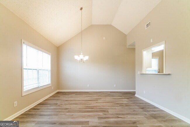 Building Photo - 204 Lee Ct