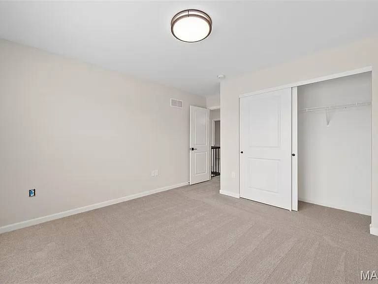 Building Photo - 3304 White Pine Dr