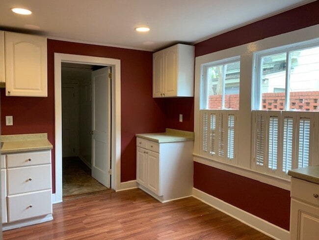 Building Photo - 3-Bedroom 2-bath home