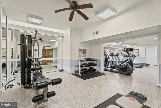 Building Photo - 5340 Holmes Run Pkwy