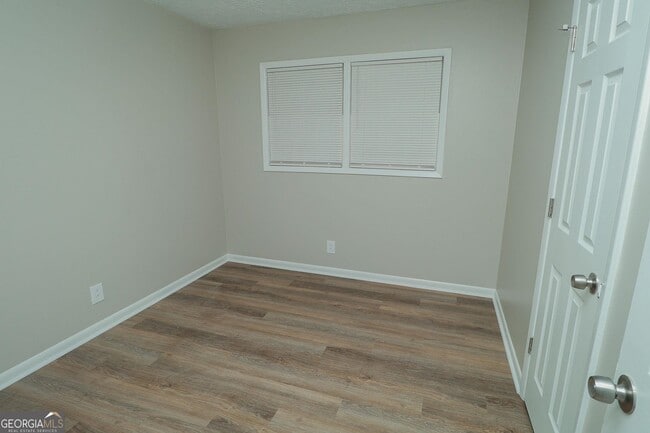 Building Photo - 3323 Victory Ct E