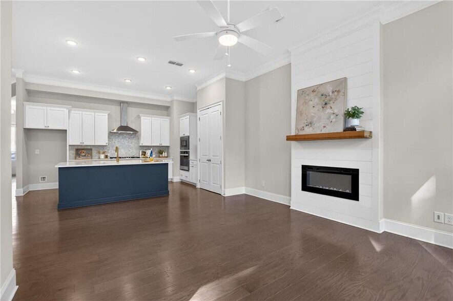 Building Photo - 687 Stickley Oak Way