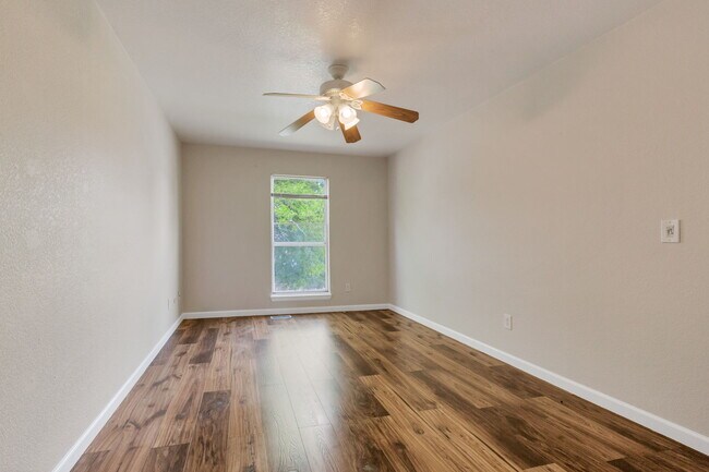 Building Photo - 20612 E Batavia Dr