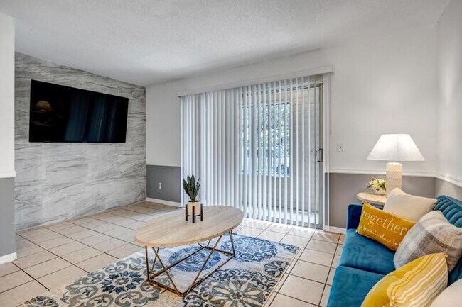 Building Photo - 111 E 1st St