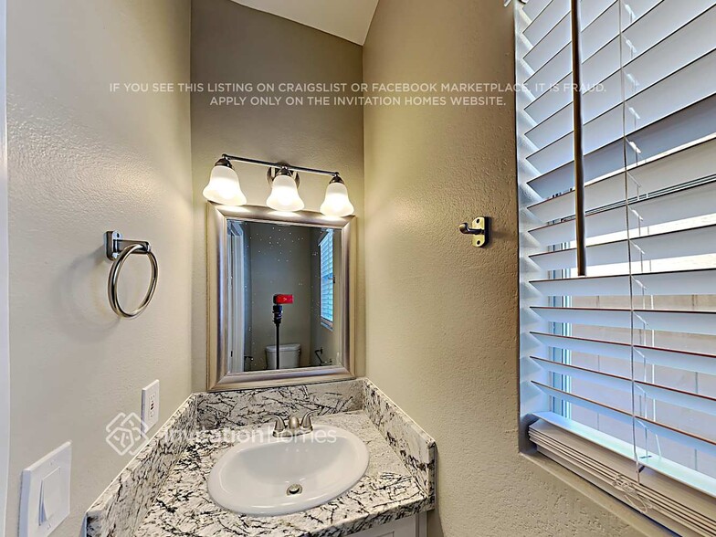 Building Photo - 5725 Pebble Rock Dr