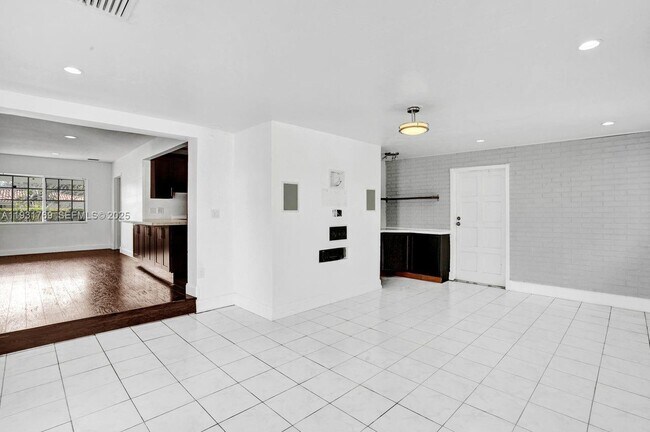 Building Photo - 6871 SW 50th Terrace