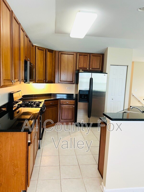 Building Photo - 1844 Crenshaw Cir