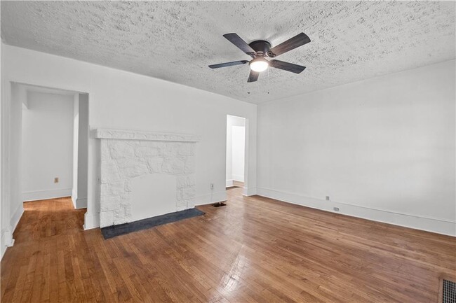 Building Photo - 3996 Campbellton Rd SW