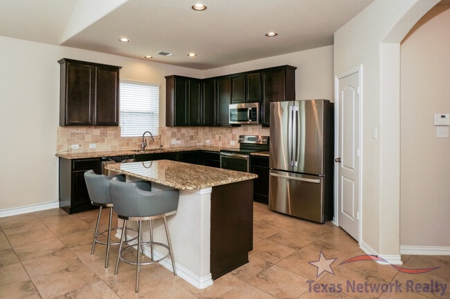 Building Photo - 7611 Presidio Haven